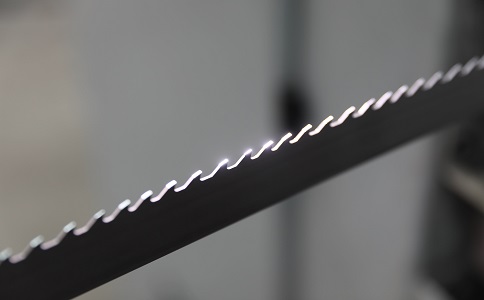 湛江双金属带锯条产生切削噪音的原因具体有哪些？
